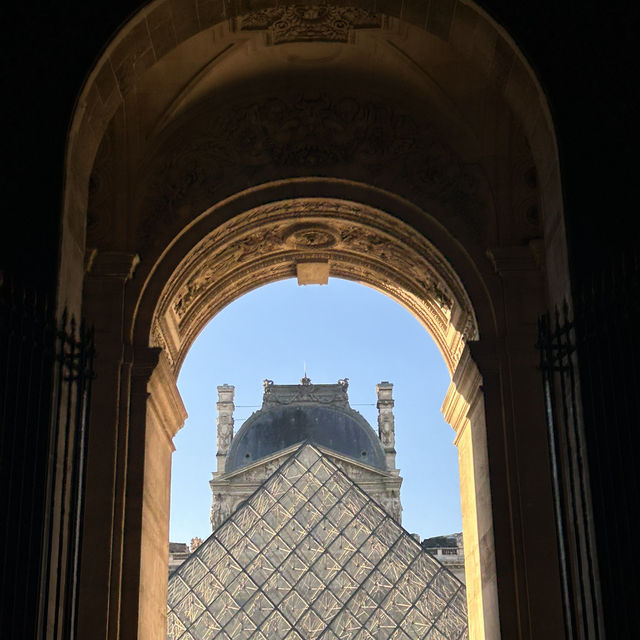 🖼️🎨 Louvre Museum, Paris France!