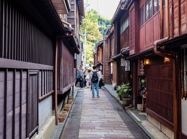 【石川県】 金沢文化と伝統を色濃く残す街並み『ひがし茶屋街』