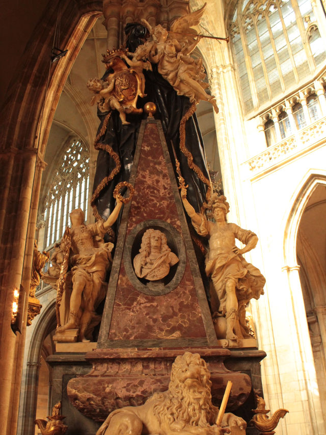 Morning Serenity: Discovering the Majesty of St. Vitus Cathedral in Prague