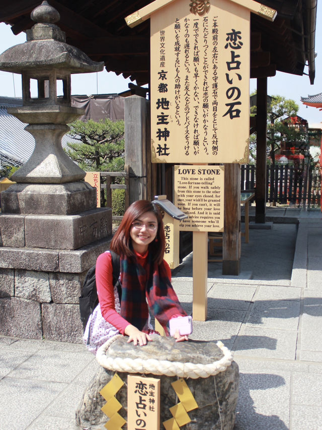 Morning Splendor at Kiyomizu-dera: Beauty Amidst the Crowds