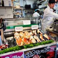 A Morning Feast at Tsukiji: Seafood Delights Await!