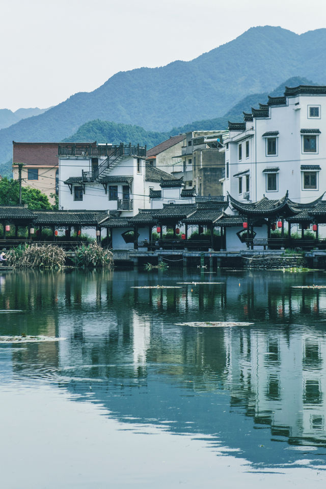 "Visit the secluded ancient villages in Jiangnan"