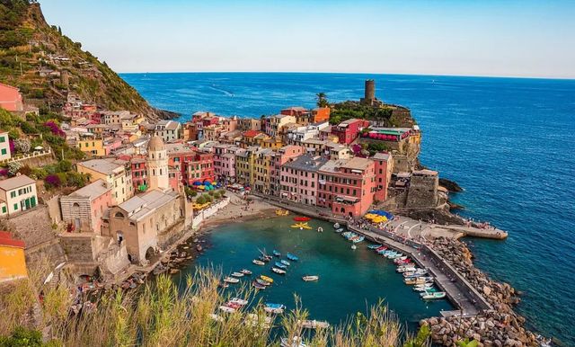 意大利語-Cinque Terre。