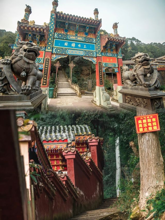 四川彭州有一座雄偉的禪寺，內有800座羅漢塑像群。