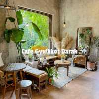 Cozy Charm at Cafe Gyulkkot Darak