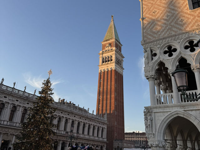 Magical Venice during the holidays 