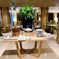 A Morning Feast at Holiday Inn Bangkok