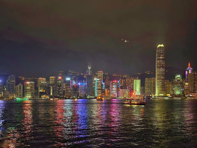 香港🇭🇰 - 百看不膩的維多利亞港夜景