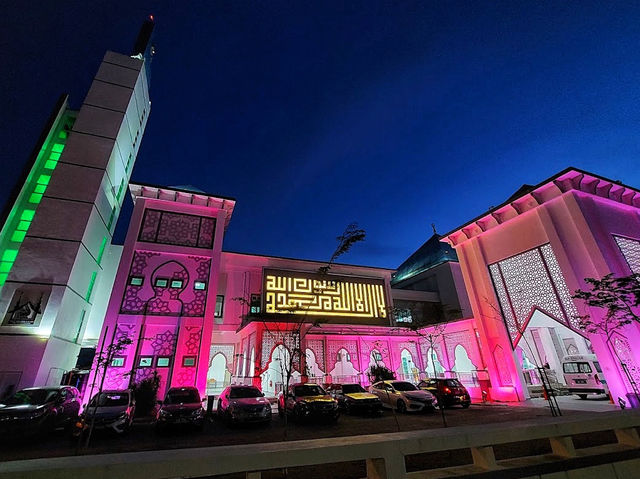 🇲🇾 Masjid Seberang Takir: A Spiritual Oasis by the Sea