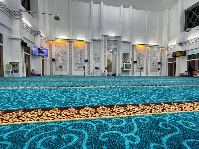 🇲🇾 Masjid Seberang Takir: A Spiritual Oasis by the Sea