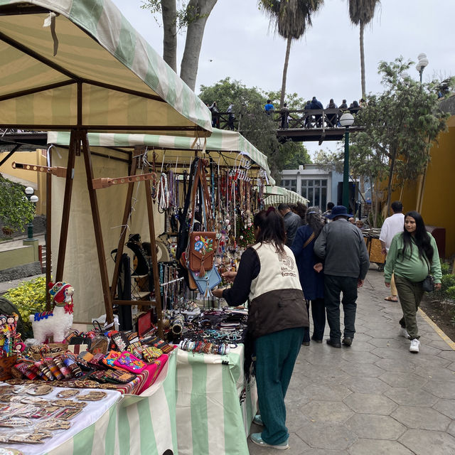 秘魯- 利馬 巴蘭科區（Barranco ）藝文特區 週末逛市集