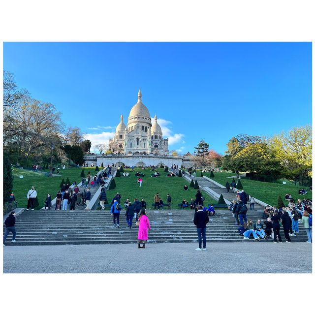 Looking for the perfect Eiffel Tower view? The Pullman Paris Tour Eiffel is pure magic, day and nigh