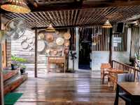 Wooden House Cafe คาเฟ่บ้านไม้ริมแม่น้ำลำปาง