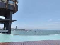 Hilton Pattaya โรงแรมสุดหรูริมทะเล