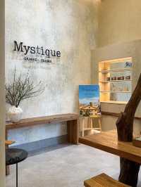 MYSTIQUE PARFUM & CAFE