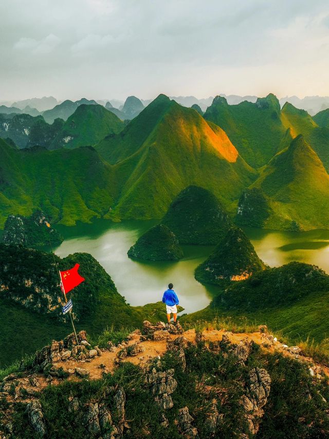 以為武功山已經很美了，直到我去到了劍龍山||劍龍山最近很火，因為地貌獨特，這些山峰崢嶸聳立，形態。