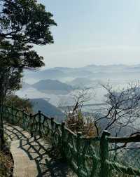 各位，東海靈岩景區實在太棒了！