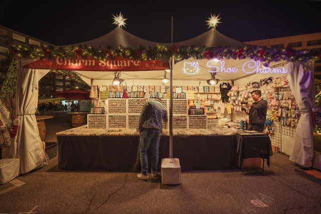 Discover the Christmas Market at Row DTLA