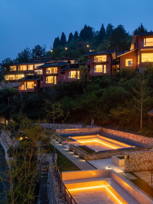 🌄 Hunan Hideaway: Erzhuo Valley's Dreamy Stay 🏡✨