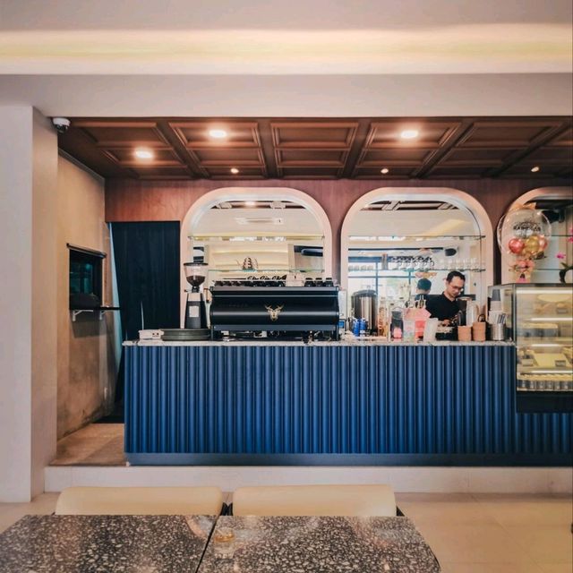 RAINDEAR COFFEE & KITCHEN | SUPER ARTISTIC AT TAMAN BUDAYA