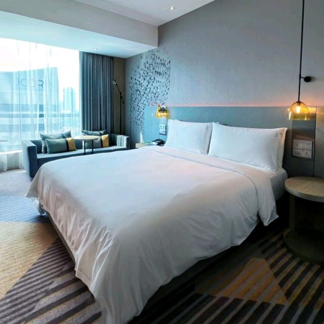 A comfortable retreat staycation@Holiday Inn Johor Bahru City Centre.