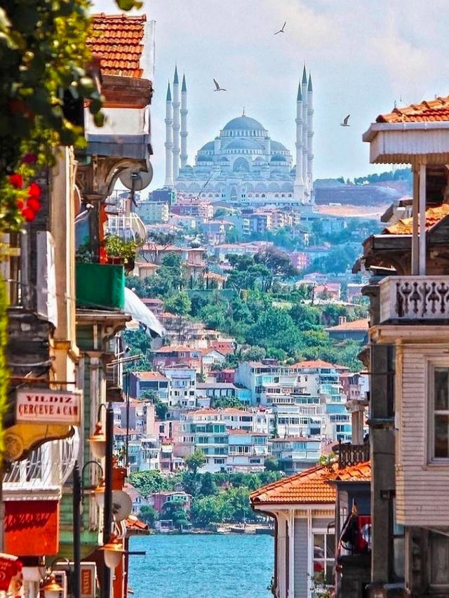 Istanbul: A City as Colorful as a Rainbow