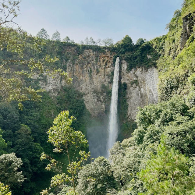 Majestic Encounter with Sipiso-piso Waterfall in North Sumatera 