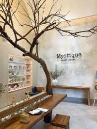 MYSTIQUE PARFUM & CAFE