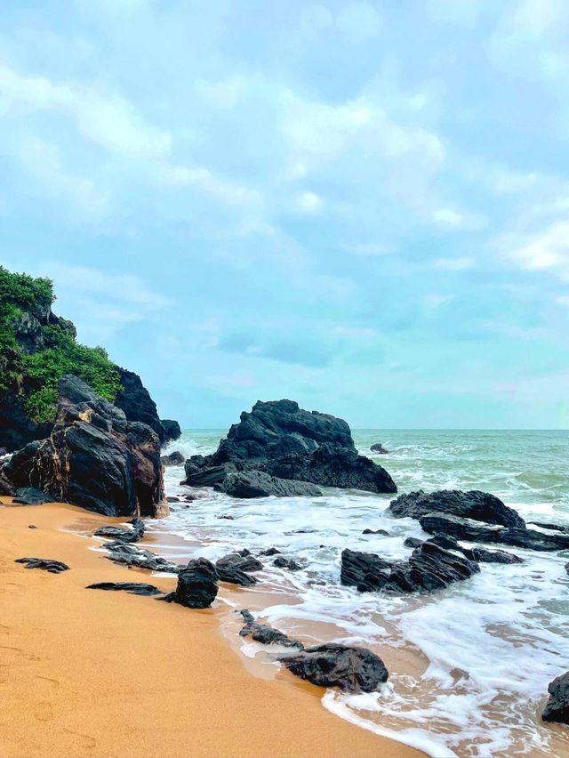 海南·萬寧·山欽灣——"燕子洞"