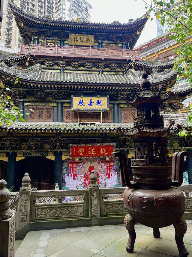 Luohan Temple: A gem in Chongqing. 