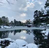 【金沢市🇯🇵兼六園】雪景色に包まれて☺️庭園散策