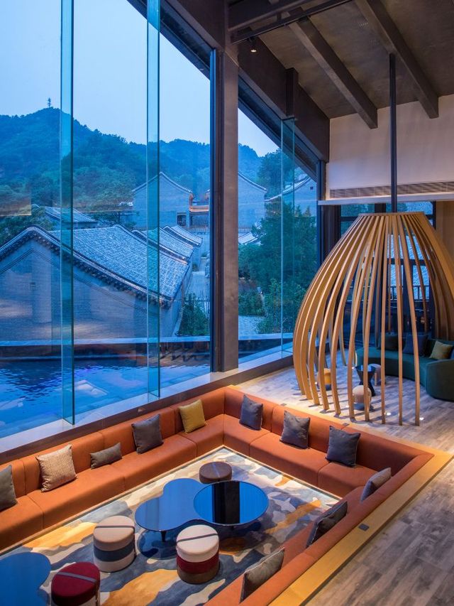 🌟 Unwind at Jinshanling: Great Wall Luxury 🌟