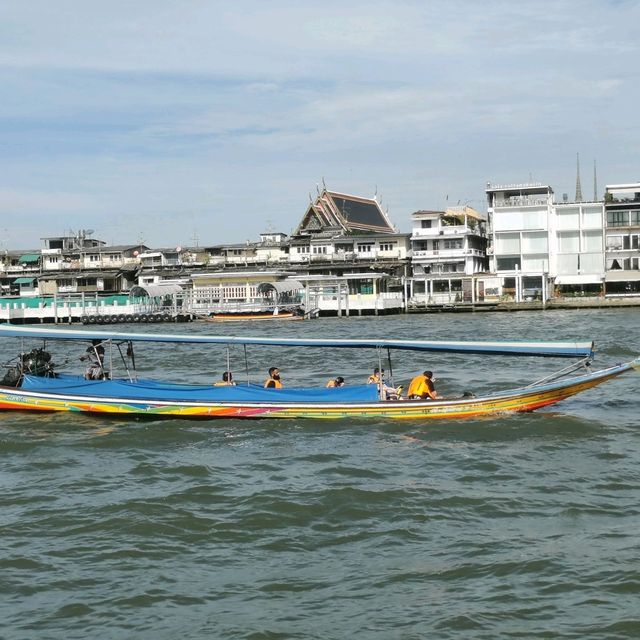 Walk Around Wat Arun 