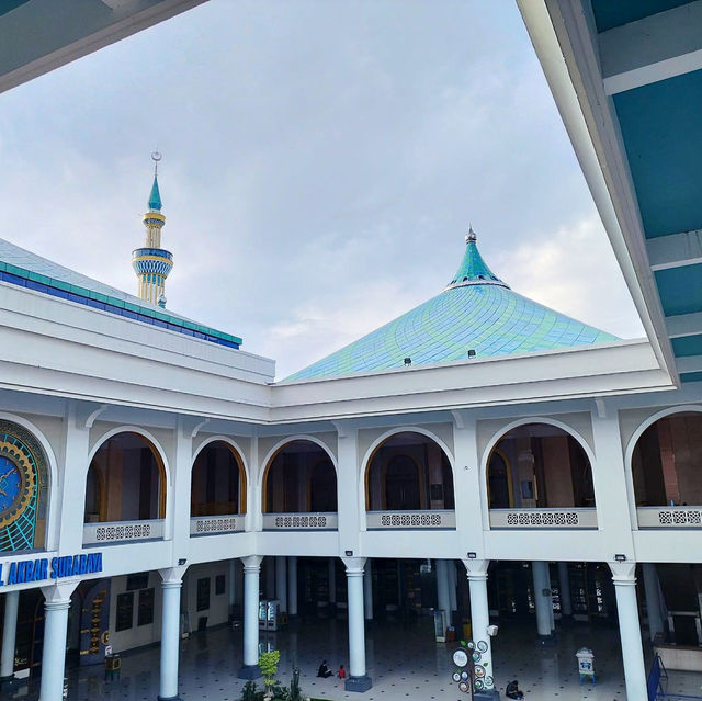 Surabaya's Spiritual Jewel: Al-Akbar Mosque