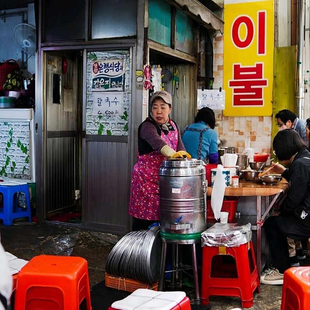 韓國大邱_대구 서문시장 西門商場_紅板凳傳統味刀削麵