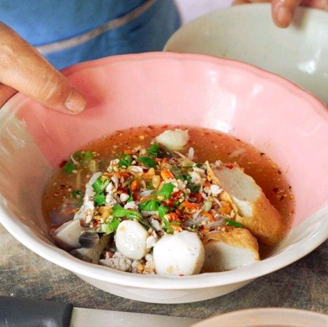  ร้านก๋วยเตี๋ยวไม้ฟืน ต้มยำโบราณ บ่อดาน พังงา