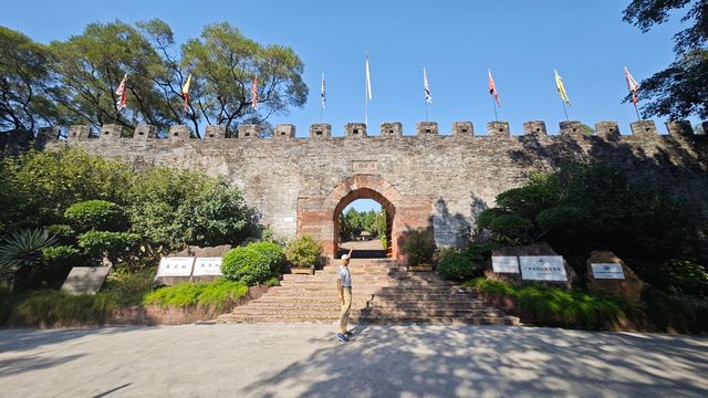 大廣州的「神秘古長城」—— 蓮花城