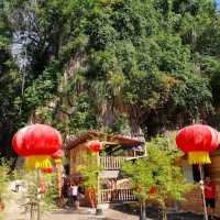 Coffeeshop located in a cave?! 