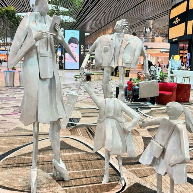 Changi Airport:  Ultimate Travel Experience🌟🇸🇬"