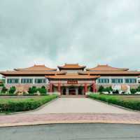 Soul searching at Fo Guang Shan Kaohsiung 