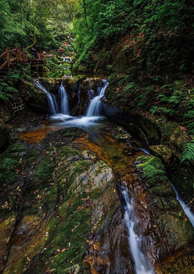 黑山谷。