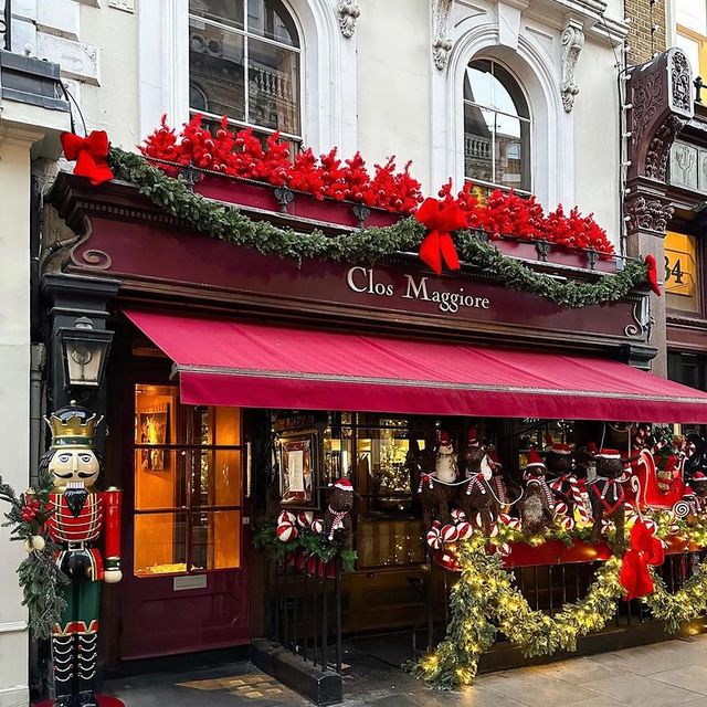 Covent Garden's Festive Revelry