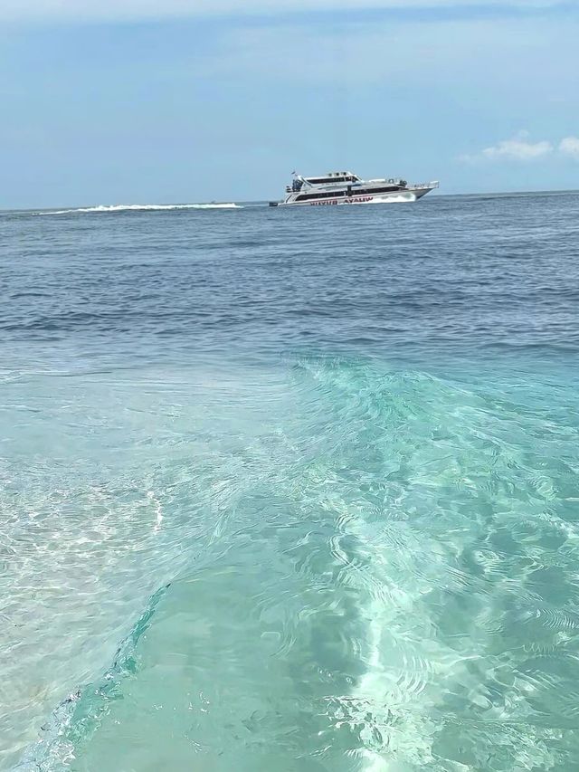 藏不住了，這個小眾海島也太適合躺平了