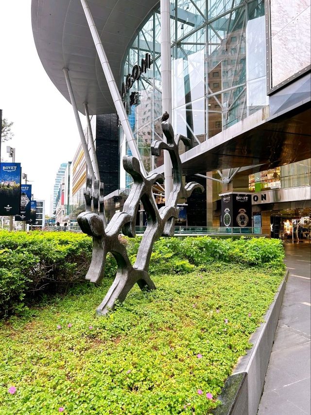 Orchard Road: Beautiful Architecture and Art Pieces