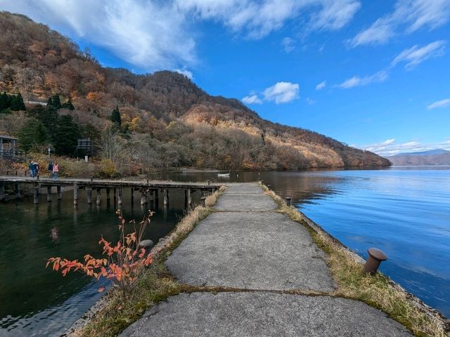 湖天一色的湛藍清澈，美麗又神秘的「十和田湖」