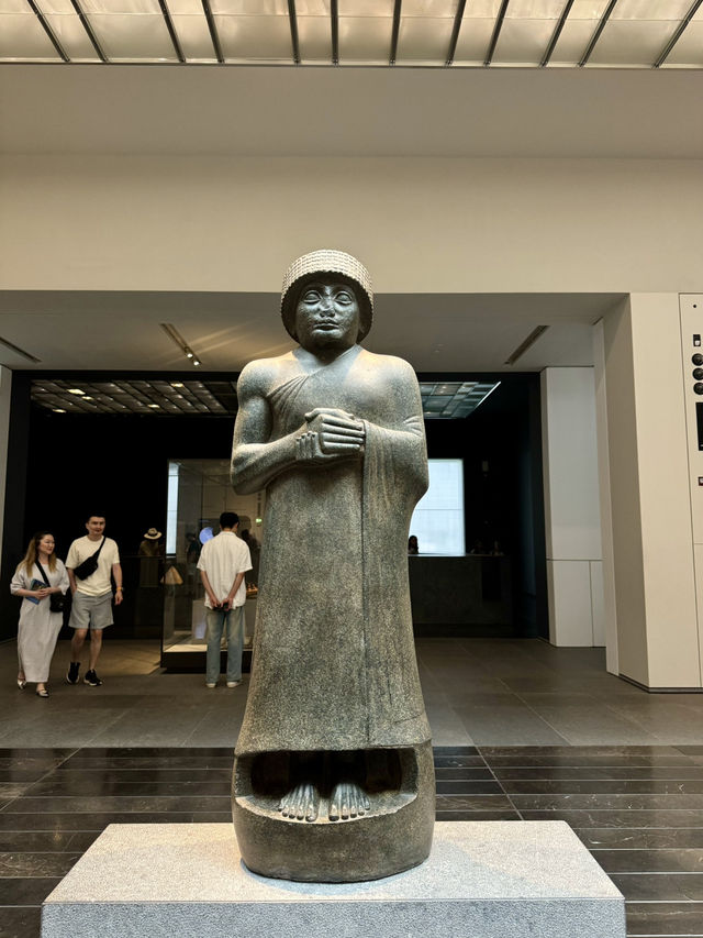 DISCOVER ART AND CULTURE | A JOURNEY THROUGH THE LOUVRE ABU DHABI