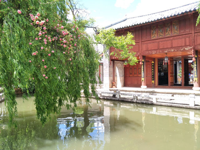 A Royal Stroll Through Lijiang’s Mu Mansion