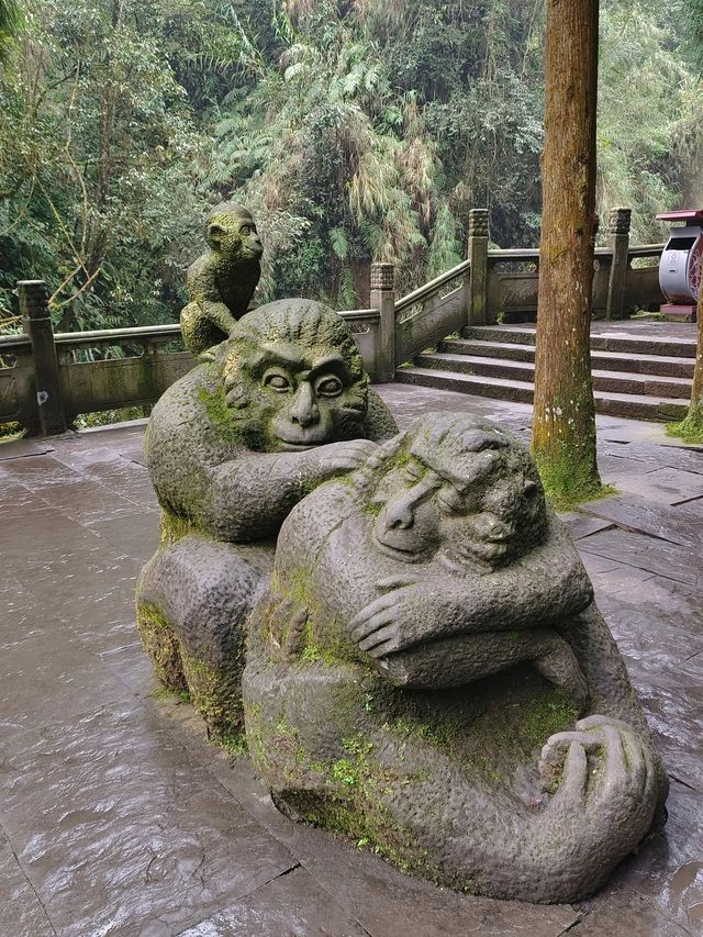 峨眉山2日深度遊 玩轉經典路線