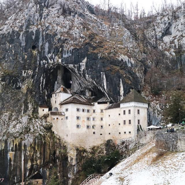 Predjama Castle