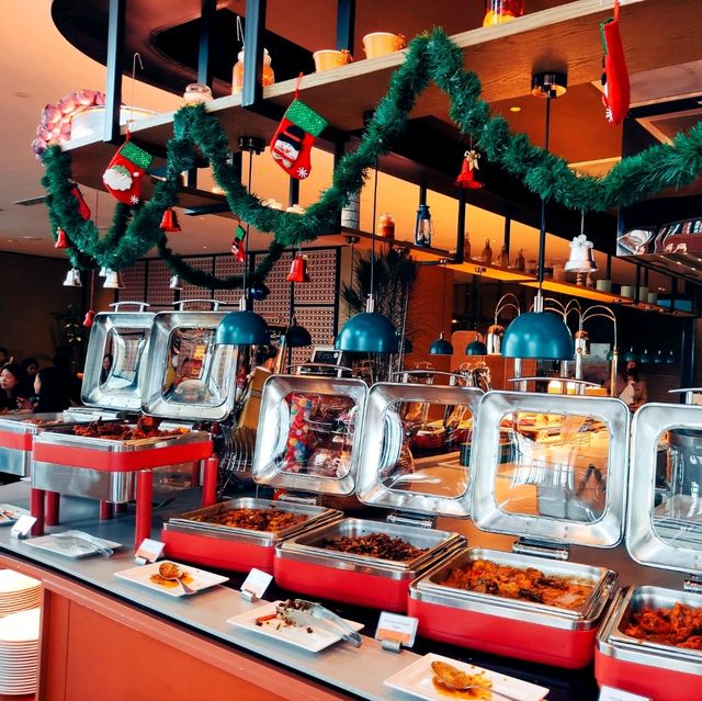 Melting Pot Buffet During Christmas Season